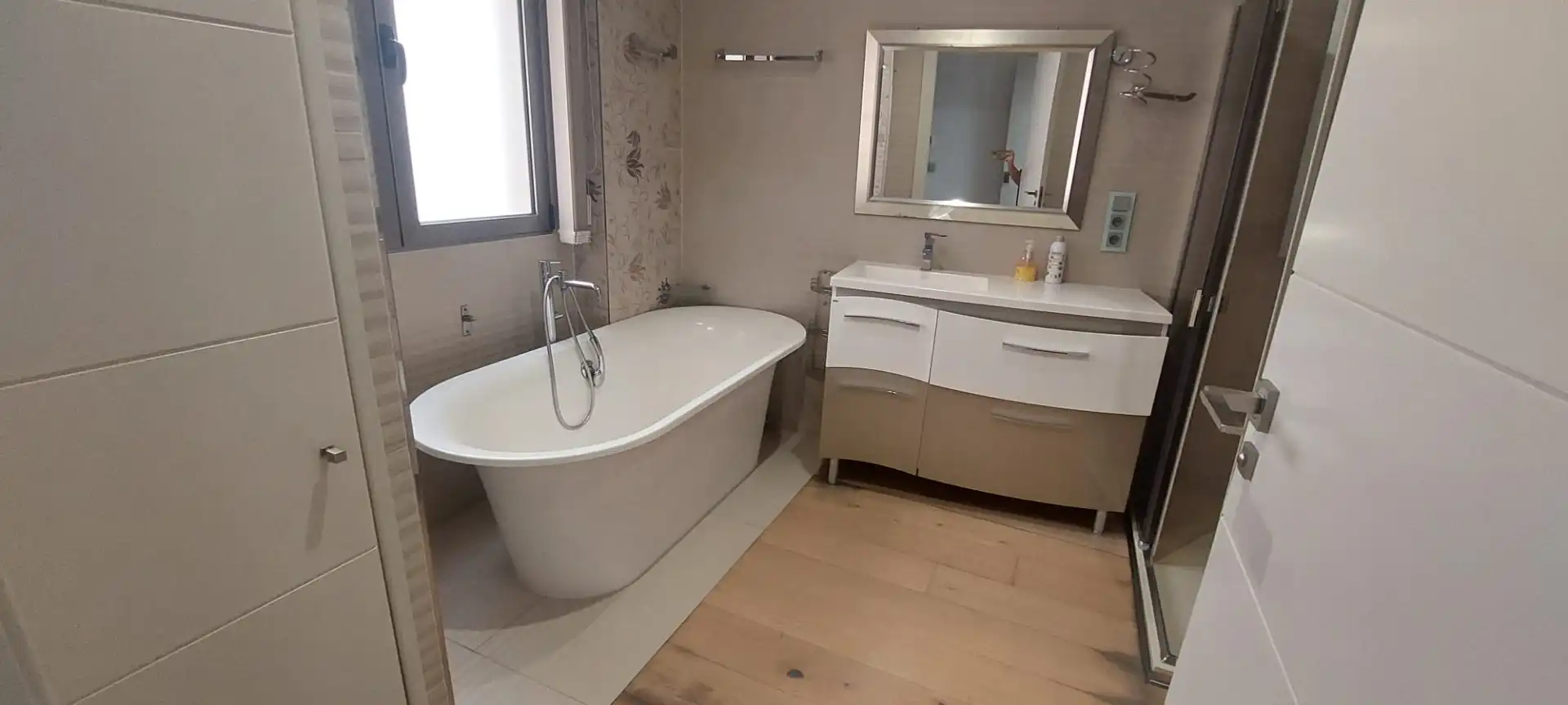 Bany de Apartament de lloguer en Murcia amb Aire condicionat, Calefacció i Moblat
