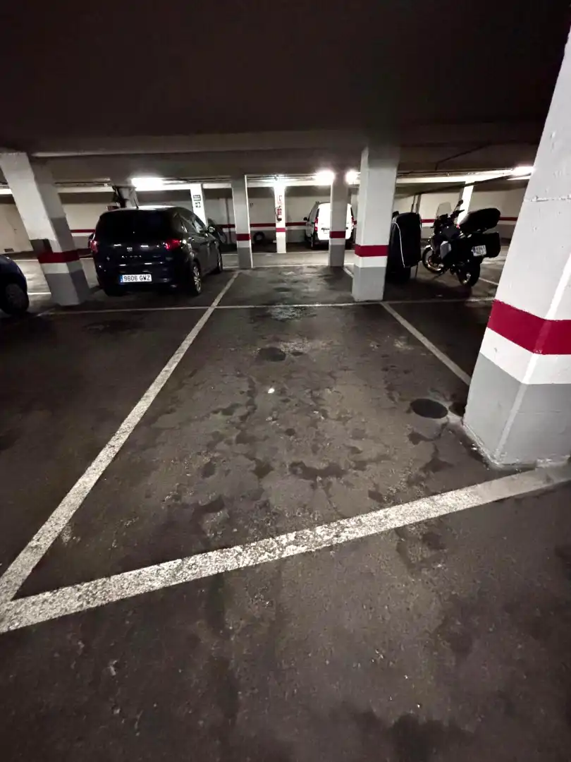 Parking de Piso en venta en Gijón  con Calefacción, Terraza y Trastero