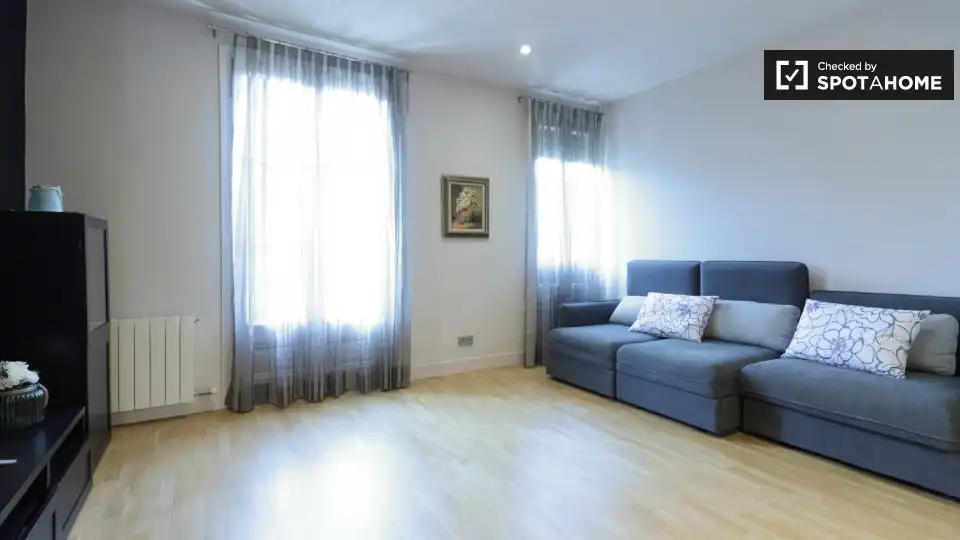 Appartamento con terrazza in affitto a Eixample, imagen 3