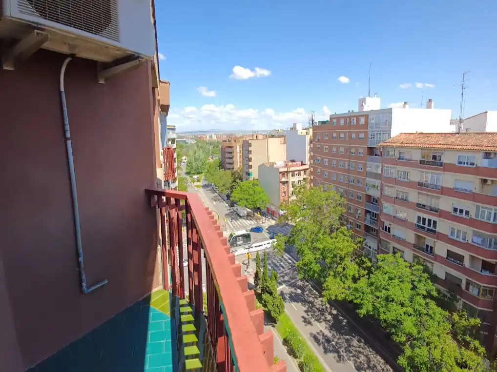 Wohnung zur Miete in Calle de Miguel Servet, 34, Centro