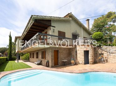 Casa con balcone in vendita a Sant Feliu de Codines