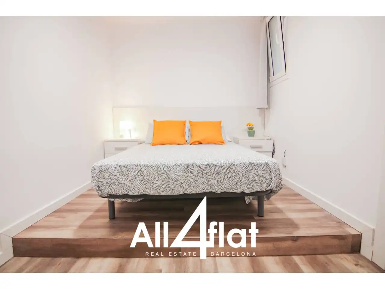 Bedroom of Flat for rent in Barcelona  with Air Conditioner, Parquet flooring and Terrace