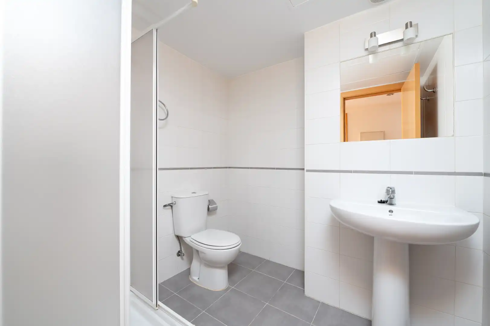 Bathroom of Flat for sale in Ourense Capital   with Storage room