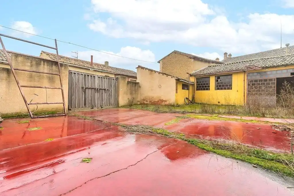 Local en venda en Gordoncillo amb Parquet