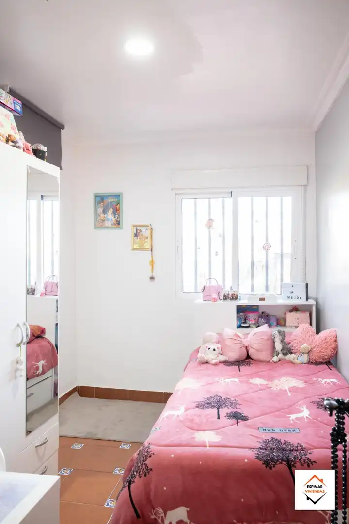 Schlafzimmer von Einfamilien-Reihenhaus zum Verkauf in Utebo mit Terrasse