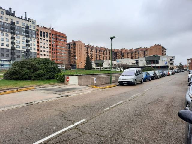 Garaje en Venta en Los Vadillos - R. Sanitaria - Pozanos