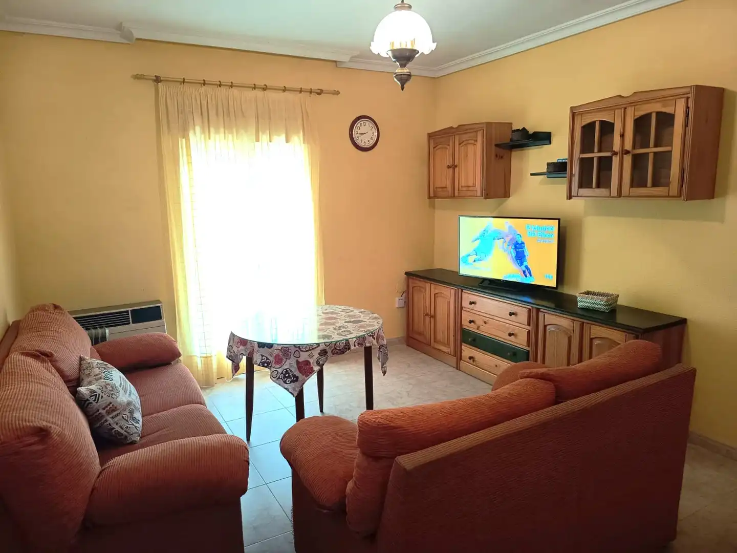 Sala d'estar de Pis de lloguer en Cáceres amb Calefacció i Moblat
