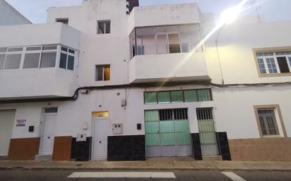 Exterior view of Single-family semi-detached for sale in Santa Lucía de Tirajana  with Balcony