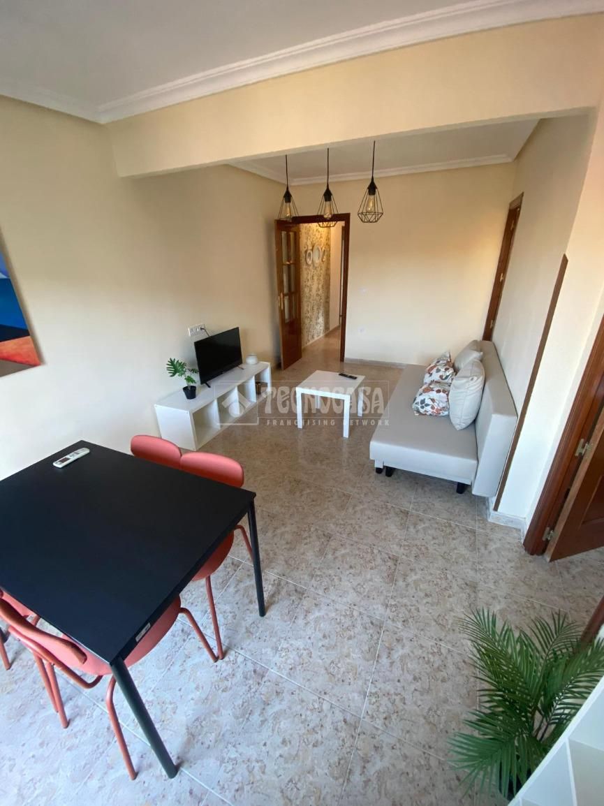 Sala d'estar de Pis en venda en Talavera de la Reina amb Calefacció, Moblat i Balcó