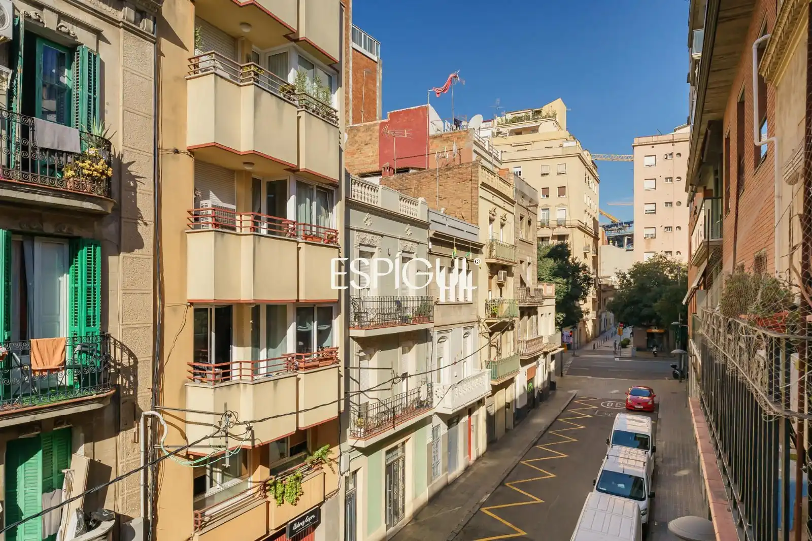 Vista exterior de Piso en venta en Sants - Montjuïc