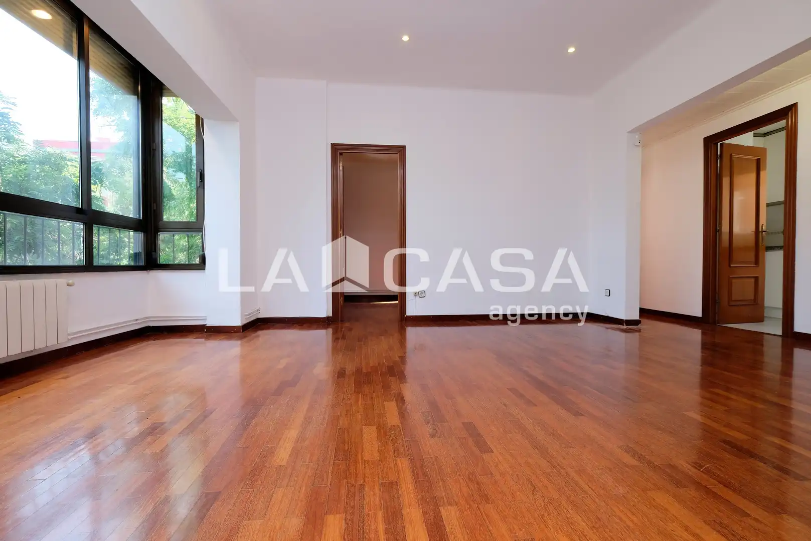 Piso en venta en Barcelona con Calefacción y Balcón
