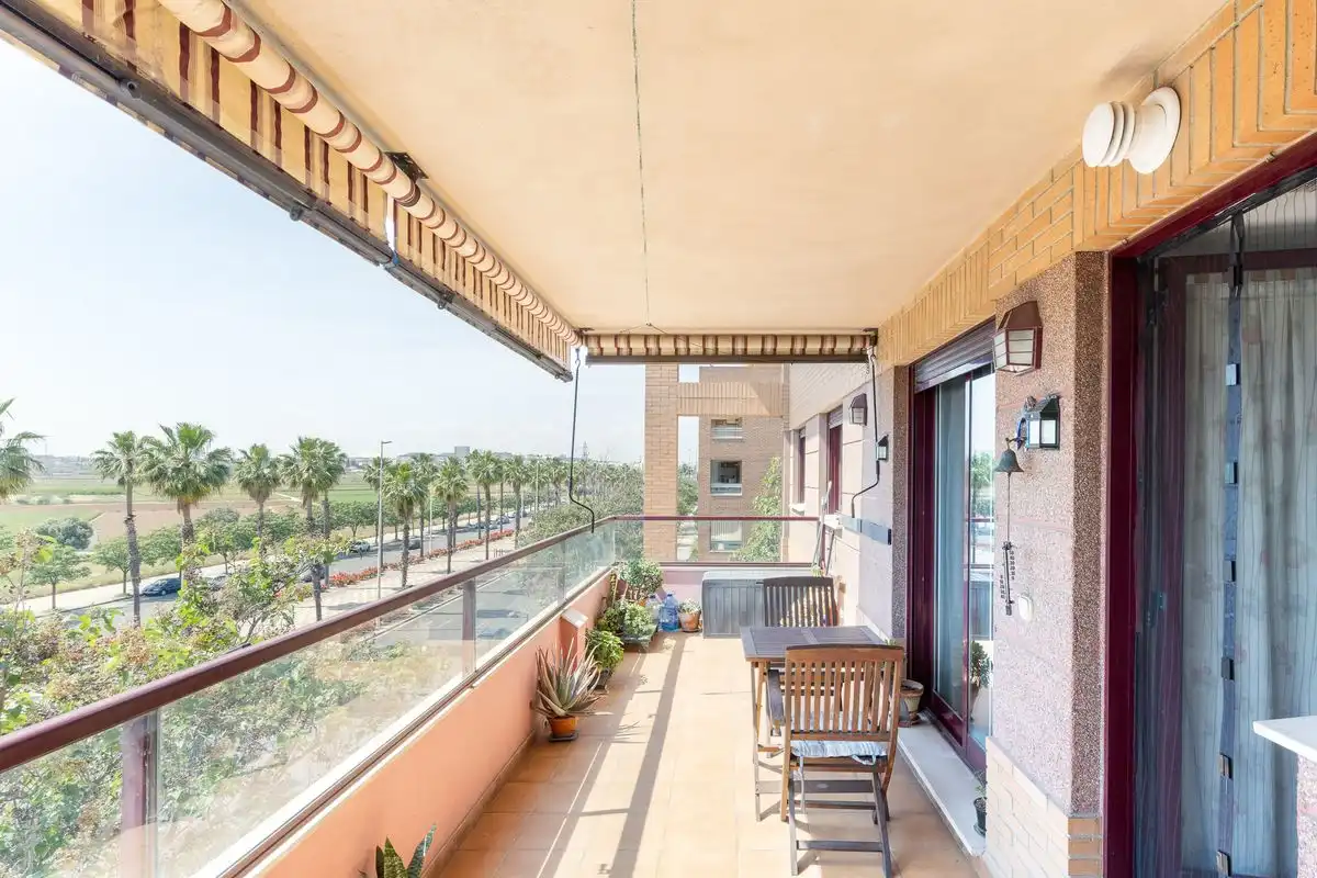 Terraza de Piso en venta en Valencia con Aire acondicionado, Calefacción y Jardín privado