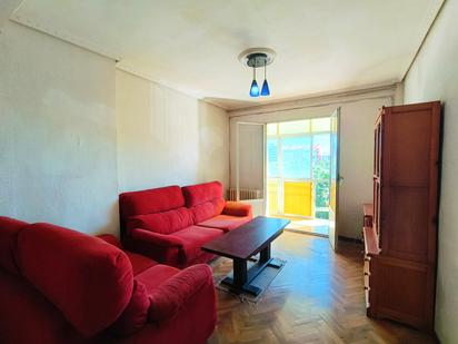 Living room of Flat for sale in Valladolid Capital  with Terrace and Balcony