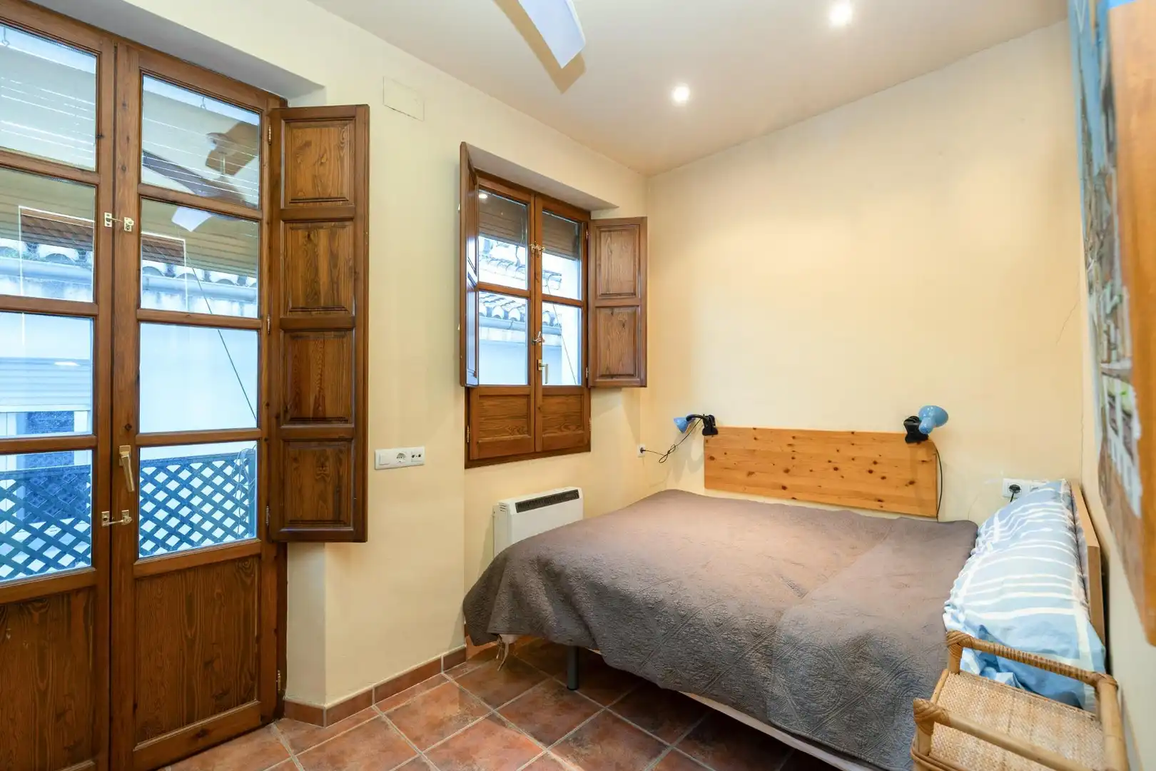Dormitori de Casa o xalet en venda en Granada amb Aire condicionat, Terrassa i Moblat