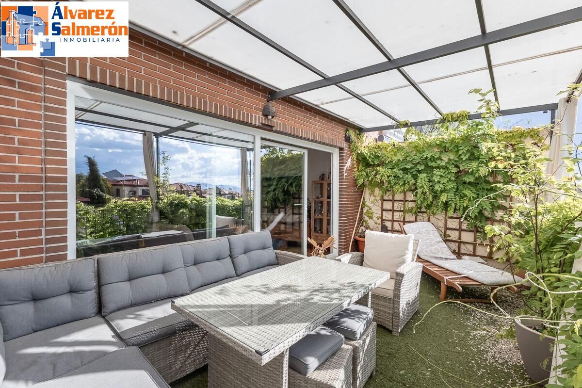 Casa o xalet en venda a Avenida Oceano Atlântico, Albolote