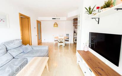 Living room of Flat for sale in Caldes de Montbui  with Air Conditioner, Parquet flooring and Terrace