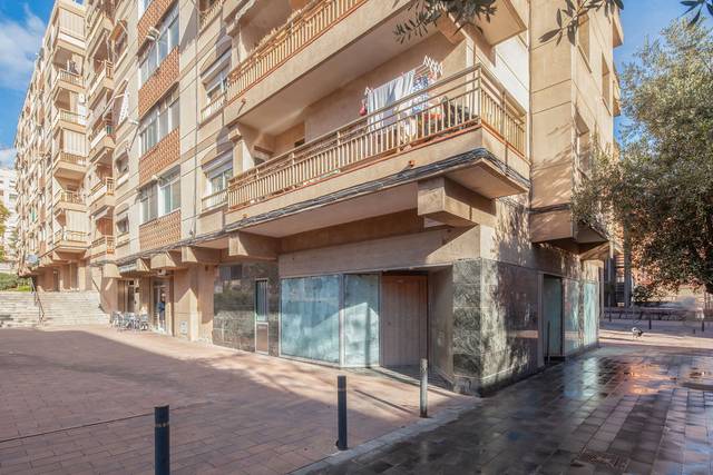 Local comercial en Venta en C/ Badajoz en Casablanca