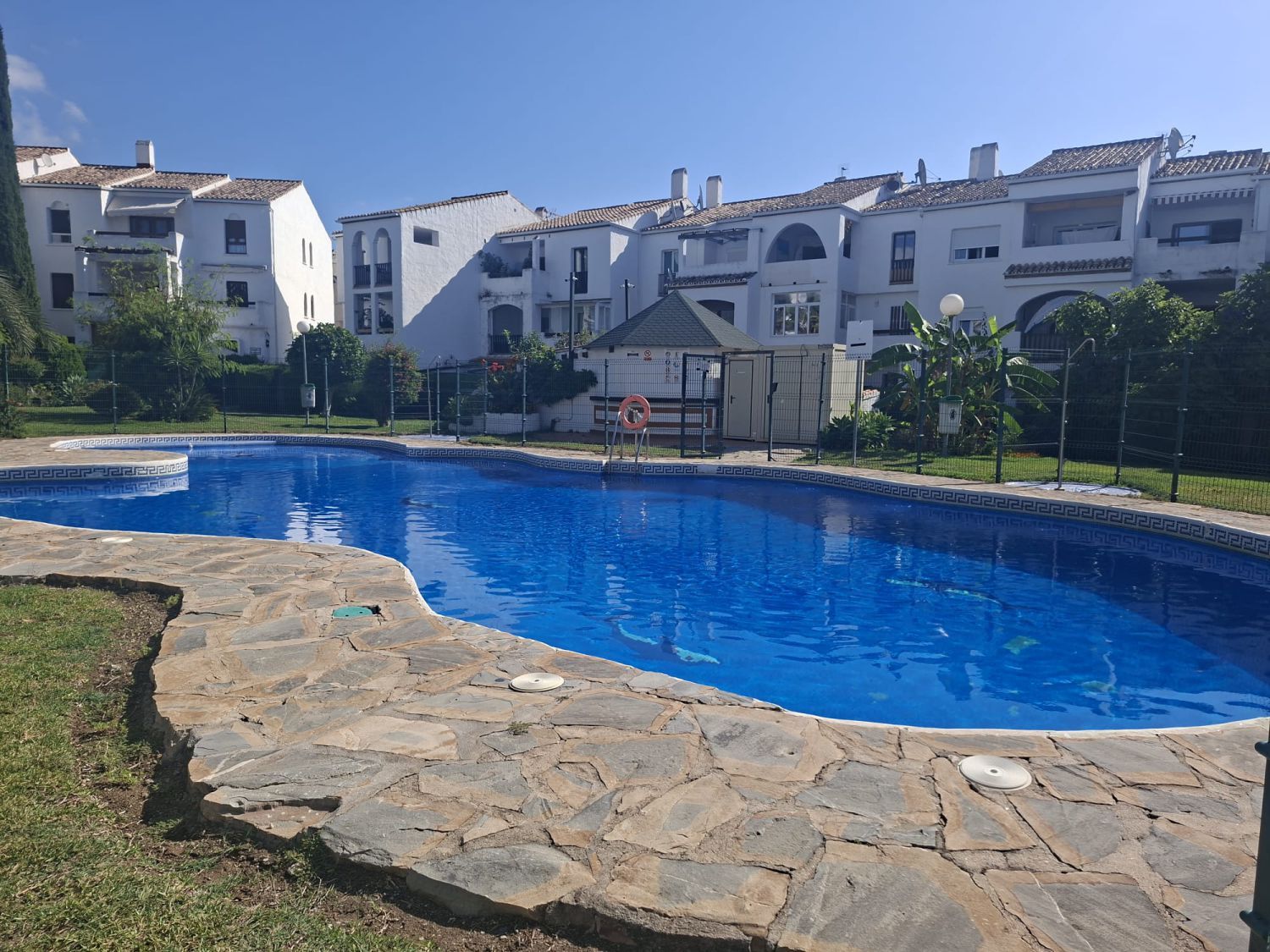Piscina de Piso en venta en Estepona con Calefacción y Piscina comunitaria