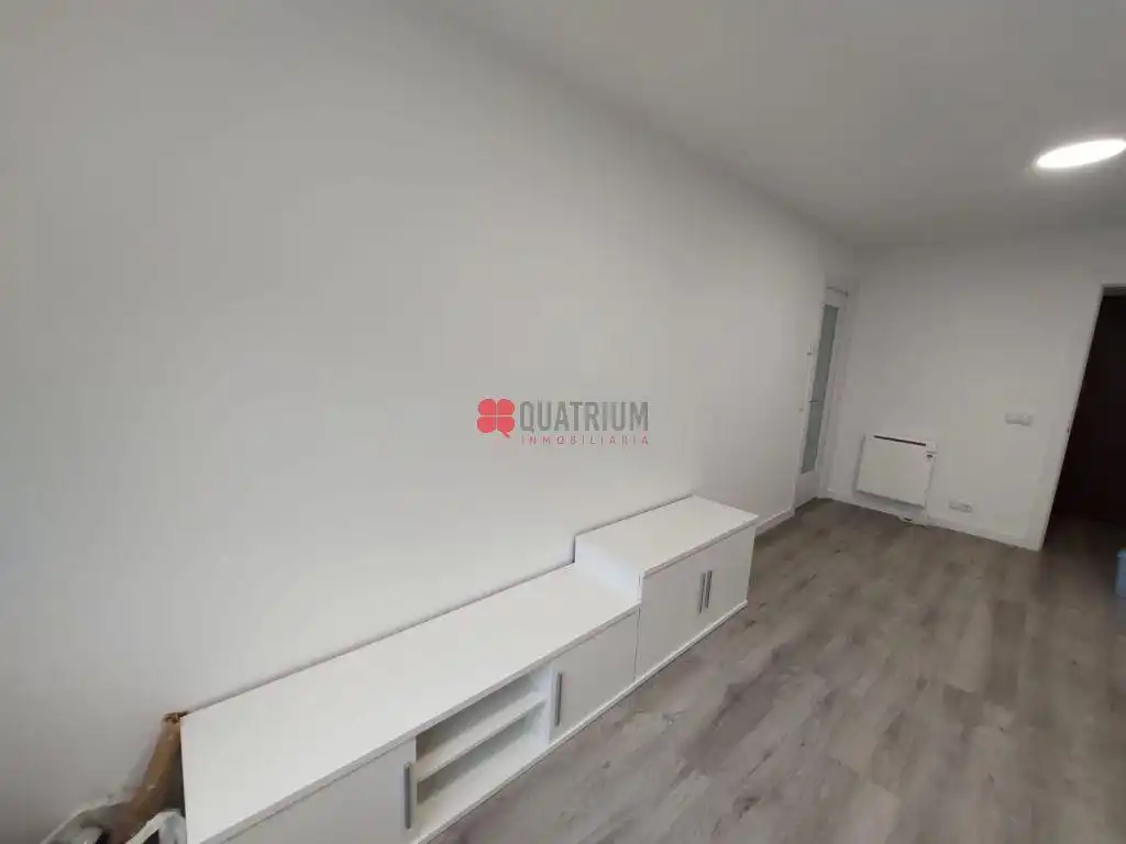Schlafzimmer von Wohnung zur Miete in Santiago de Compostela 