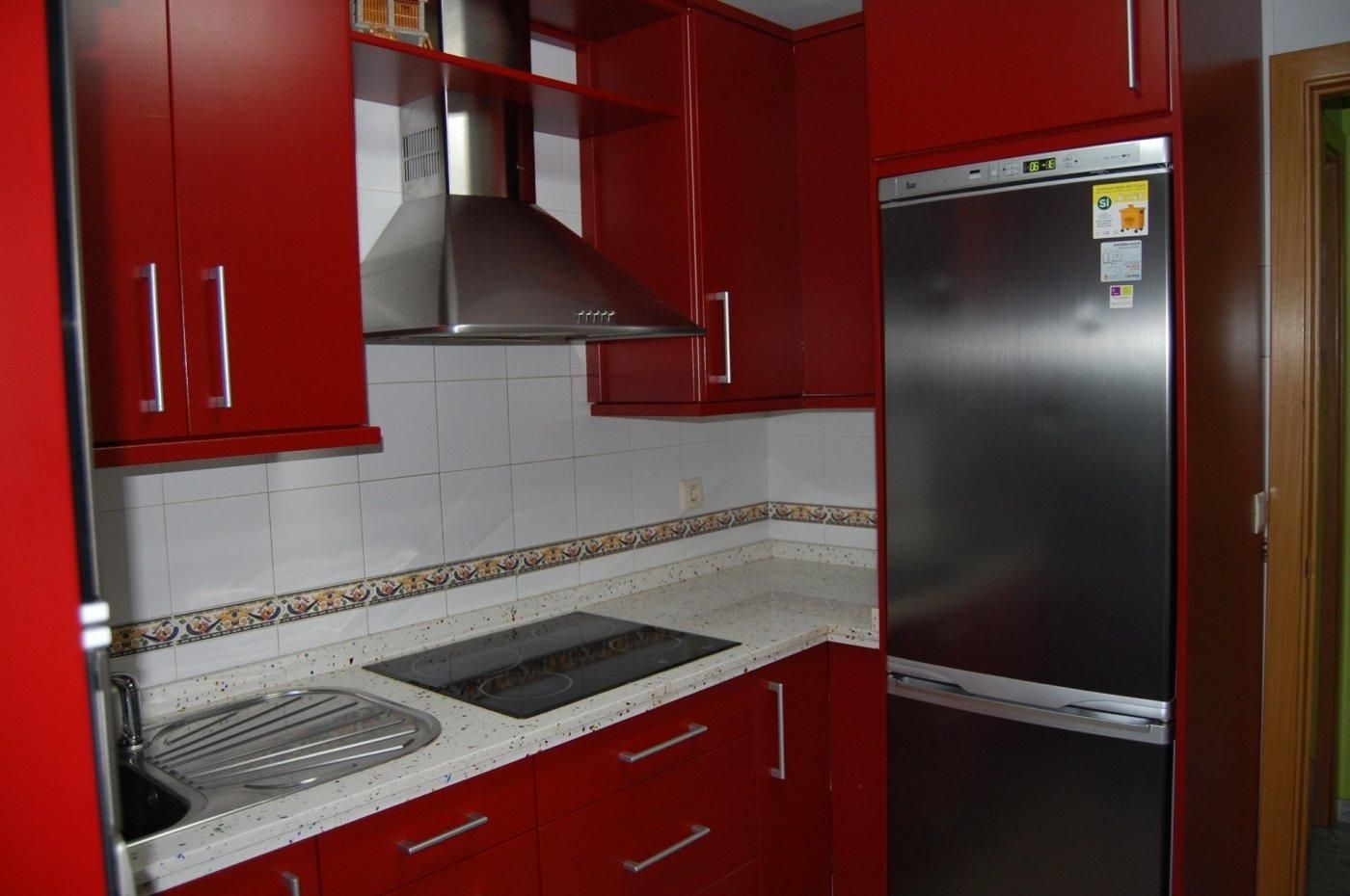 Cuina de Casa adosada en venda en Cáceres Capital amb Calefacció