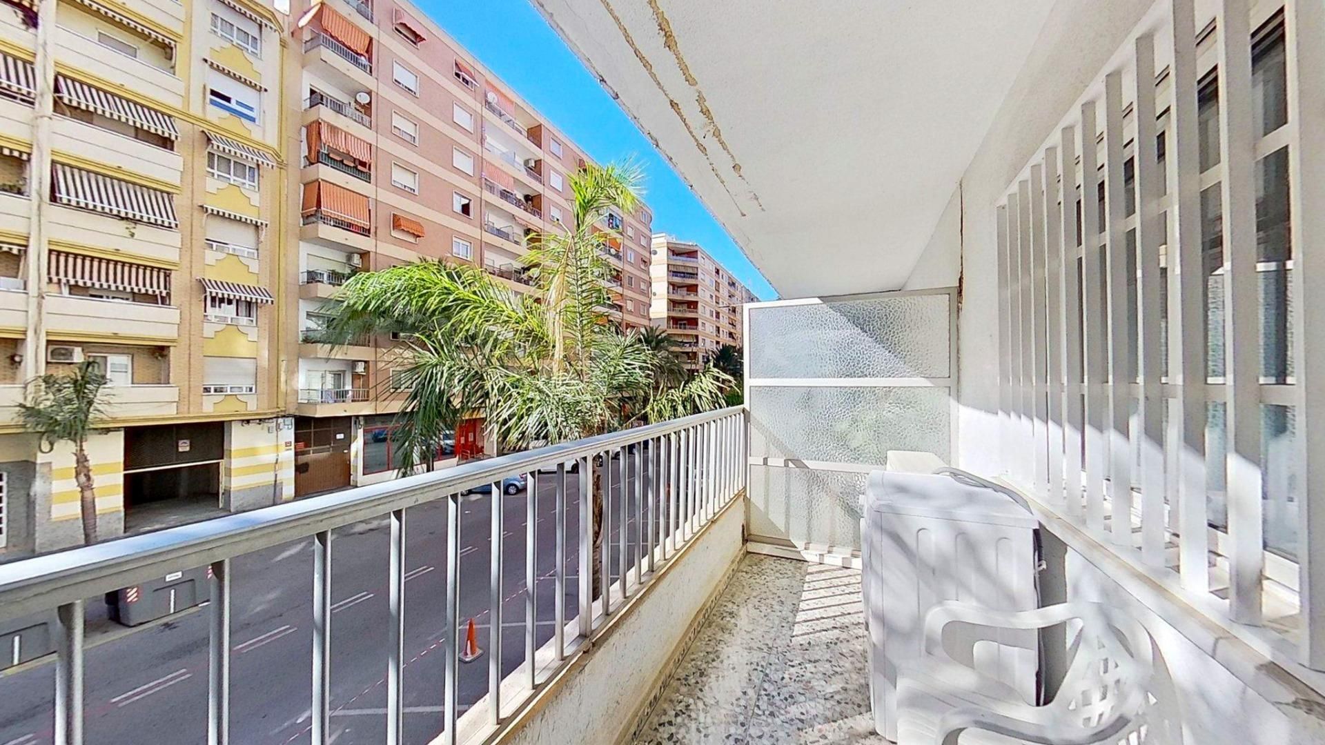 Vista exterior de Pis en venda en Gandia amb Aire condicionat, Calefacció i Terrassa