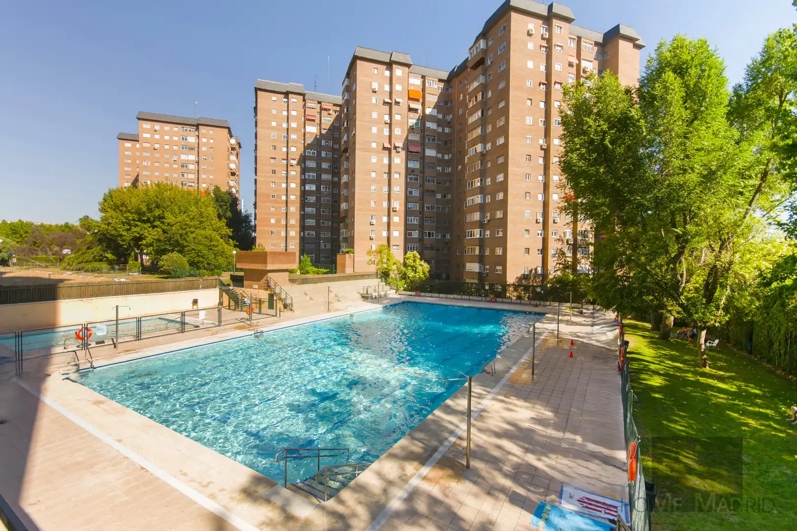 Piscina de Pis en venda en Madrid amb Aire condicionat, Calefacció i Parquet