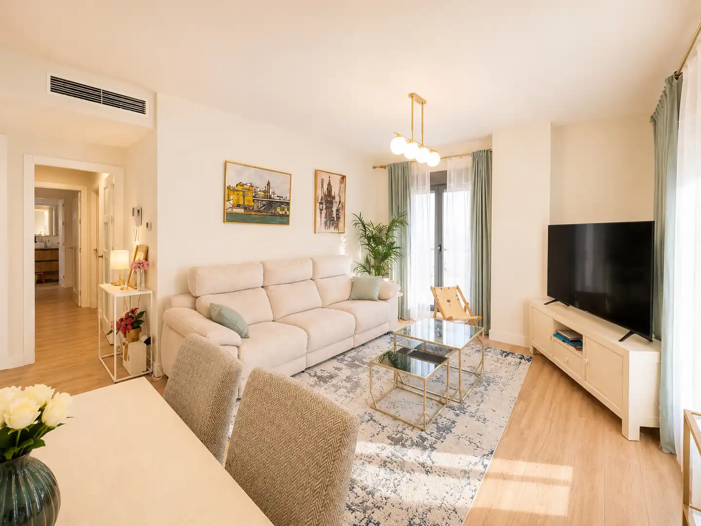 Sala d'estar de Àtic en venda en Mairena del Aljarafe amb Aire condicionat, Terrassa i Traster