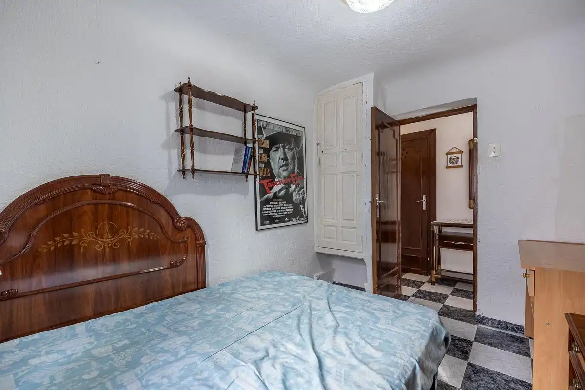 Habitación de Piso en venta en Granada con Balcón