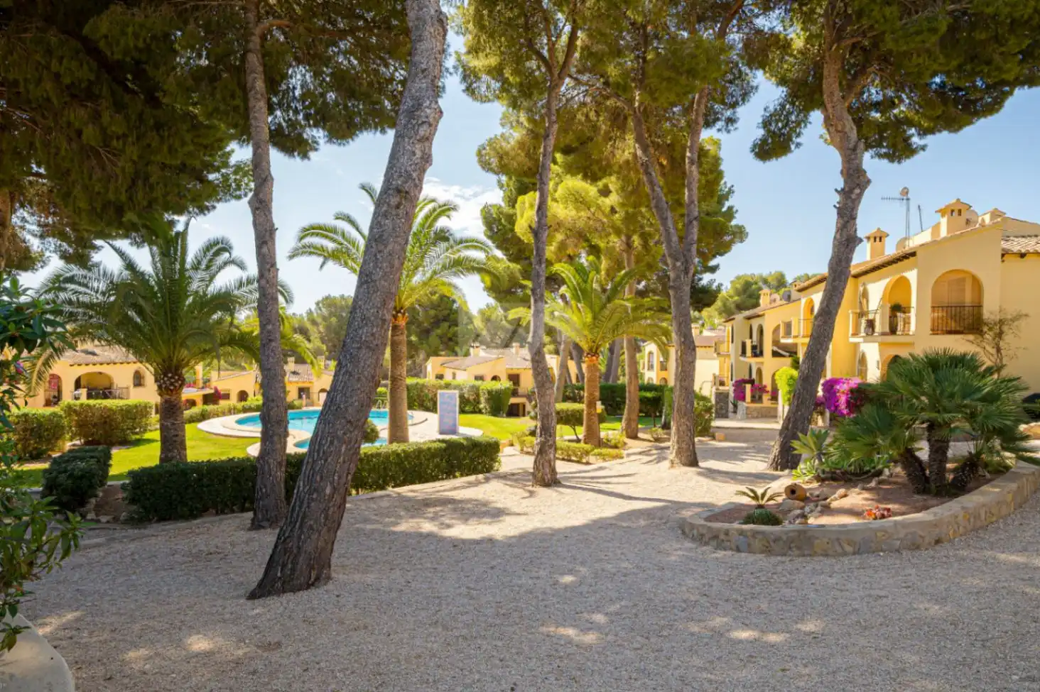 Vista exterior de Apartament en venda en Moraira amb Aire condicionat, Calefacció i Jardí privat