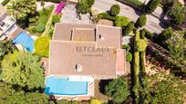 Vista exterior de Casa o xalet en venda en Cabrils amb Terrassa, Piscina i Balcó