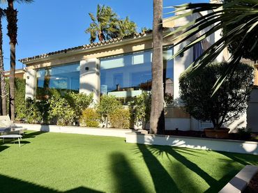 Villa con piscina in vendita a Urbanizaciones