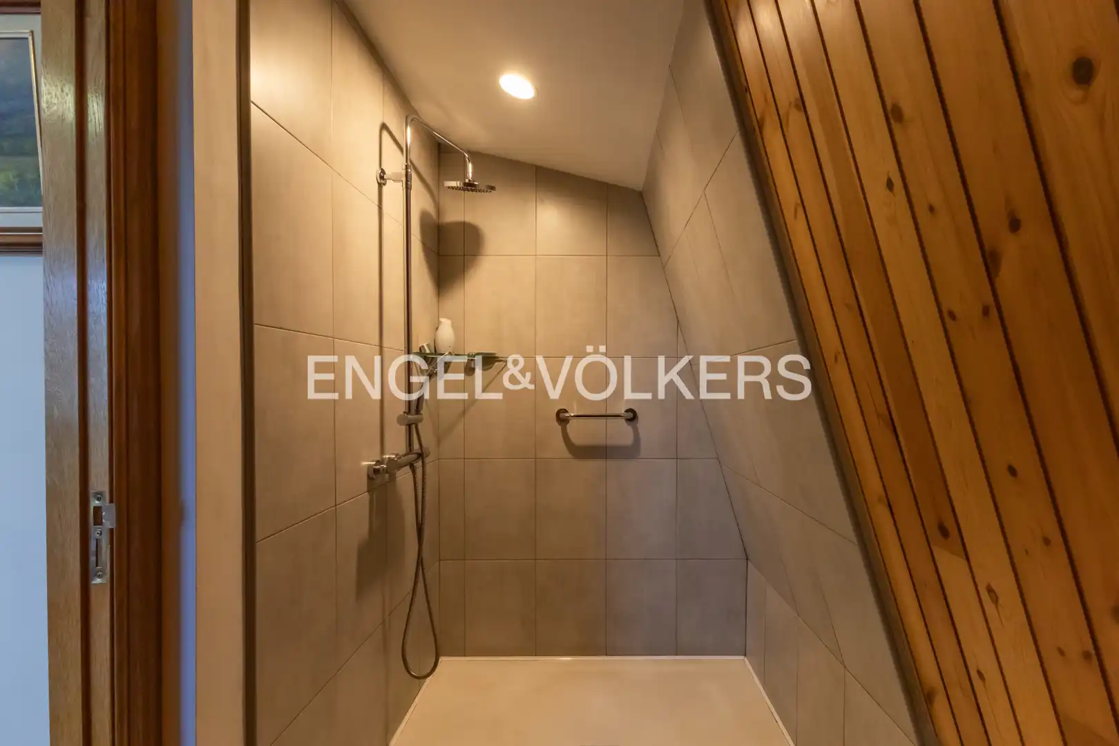 Bany de Casa o xalet en venda en Puigcerdà amb Calefacció, Jardí privat i Parquet