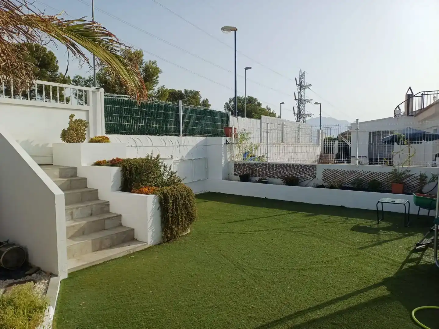 Terrasse von Einfamilien-Reihenhaus zum Verkauf in Polop mit Klimaanlage