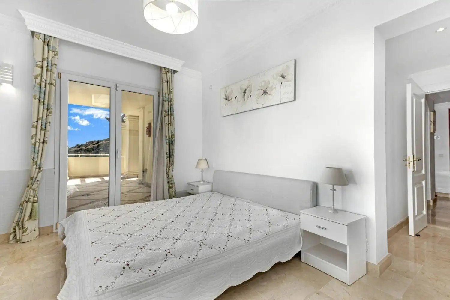 Schlafzimmer von Wohnungen zum Verkauf in Casares mit Klimaanlage, Heizung und Privatgarten