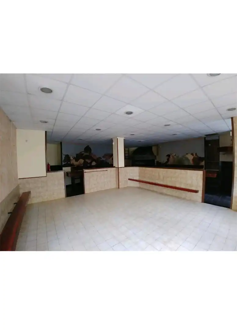 Business premises for sale in San Martín del Rey Aurelio, imagen 3