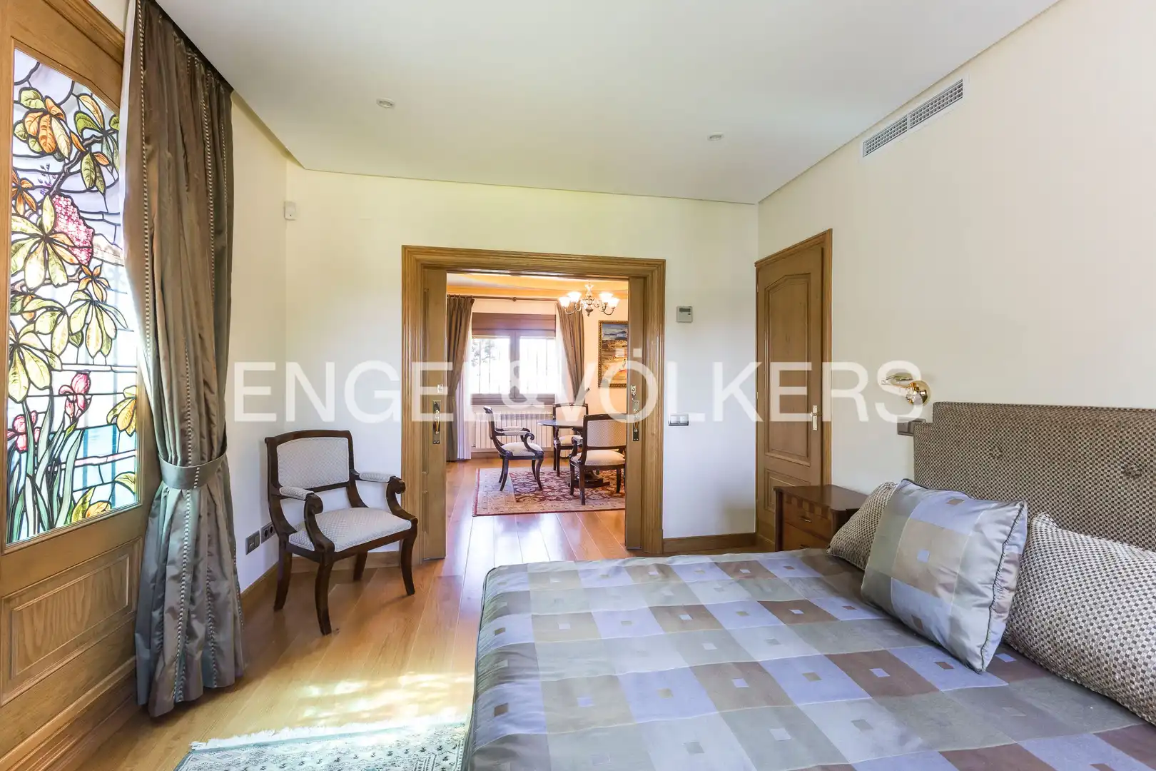 Bedroom of Houses for sale in Madrid  with Air Conditioner, Heating and Private garden