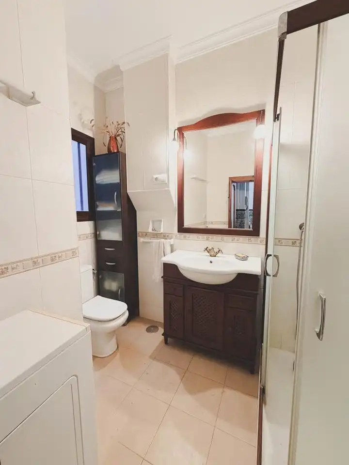 Baño de Piso en venta en Cádiz con Trastero y Balcón