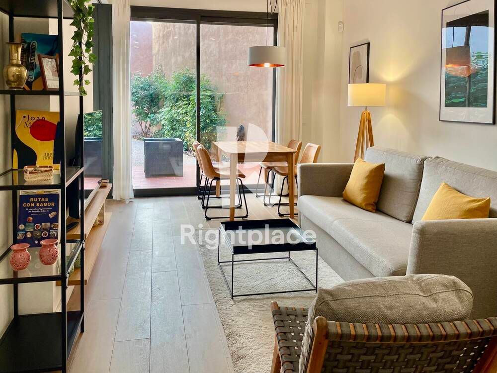 Sala d'estar de Apartament en venda en  Barcelona Capital amb Aire condicionat, Calefacció i Moblat
