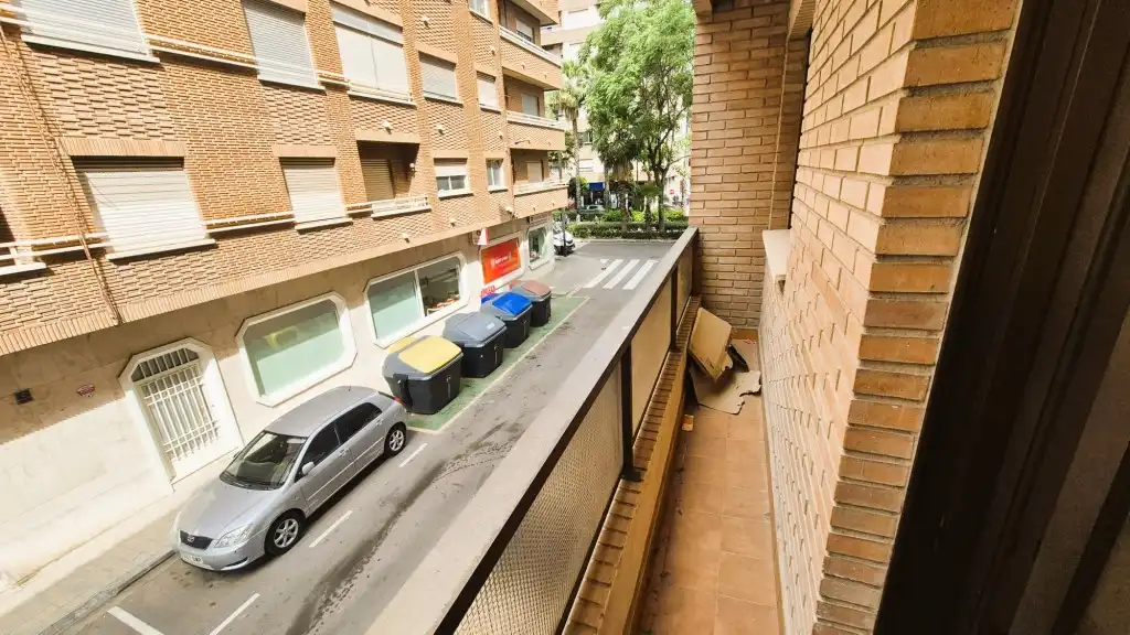 Vista exterior de Piso en venta en Torrent con Balcón
