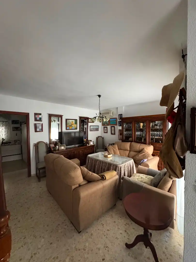 Sala de estar de Casa adosada en venta en Sanlúcar de Barrameda con Aire acondicionado, Trastero y Amueblado