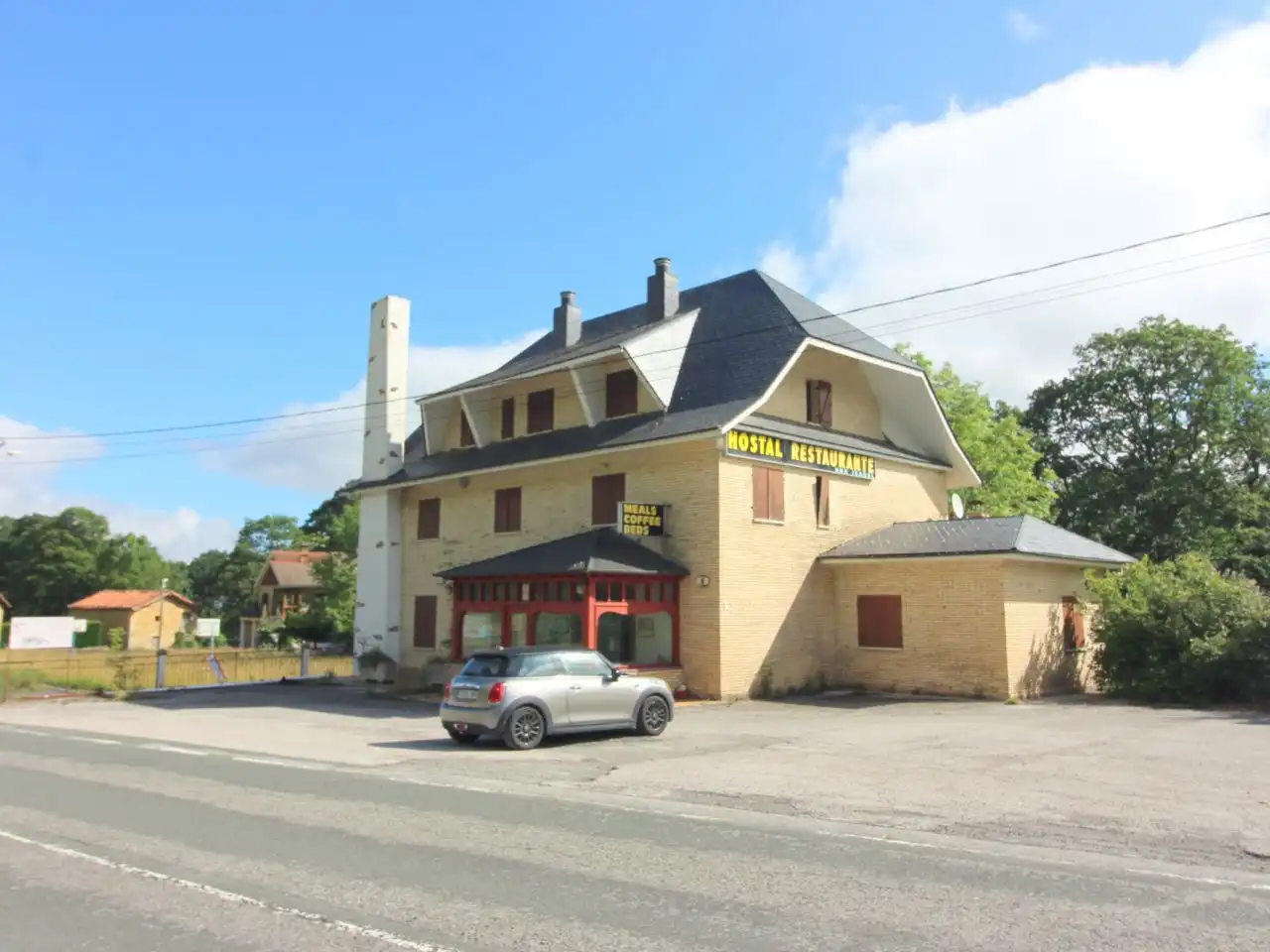 Haus mit Garten zum Verkauf in n623 2