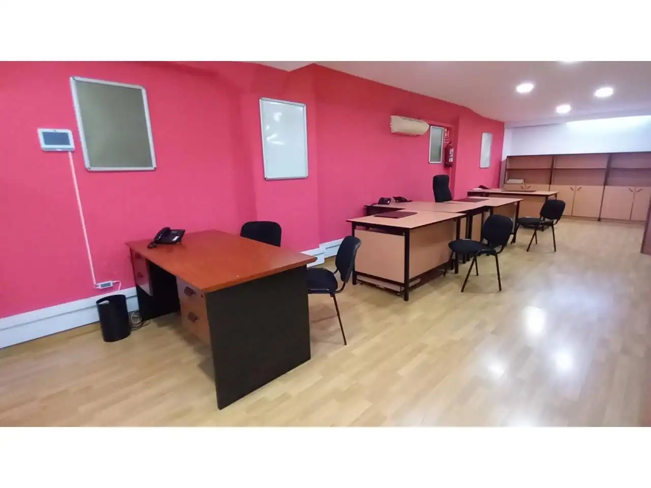 Office for sale in Barcelona  with Air Conditioner