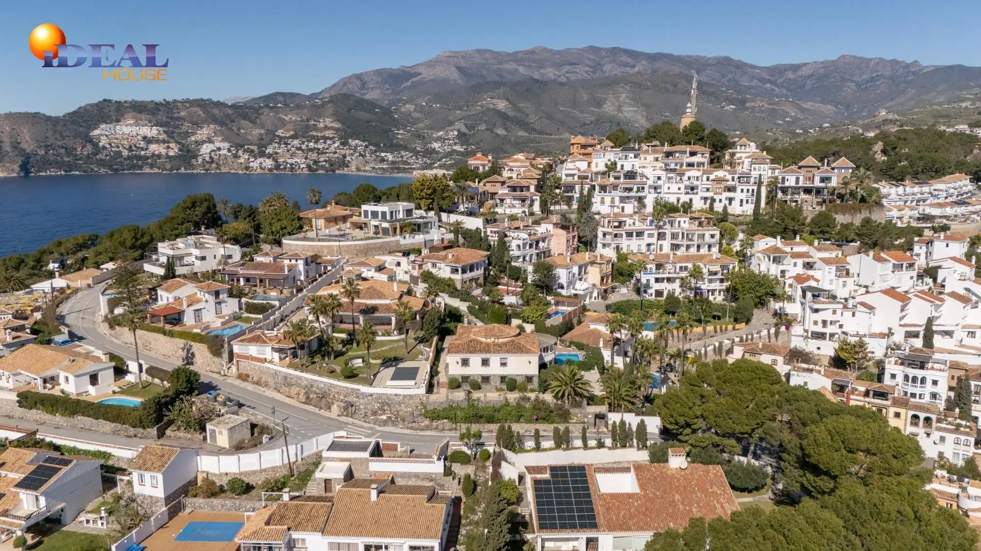 Vista exterior de Casa o chalet en venta en Almuñécar con Aire acondicionado, Jardín privado y Terraza