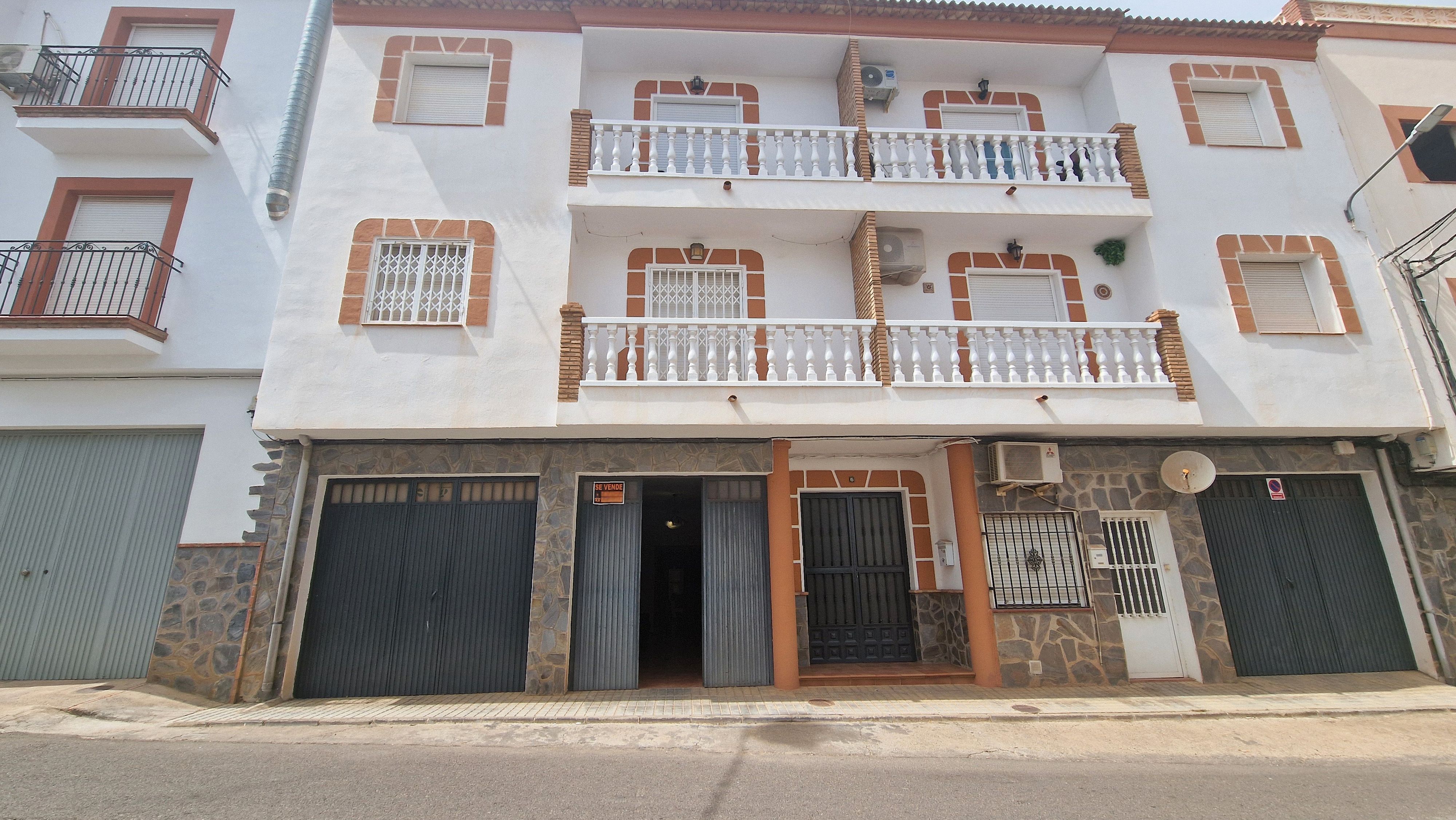 Vista exterior de Planta baixa en venda en Paterna del Río amb Aire condicionat, Traster i Moblat
