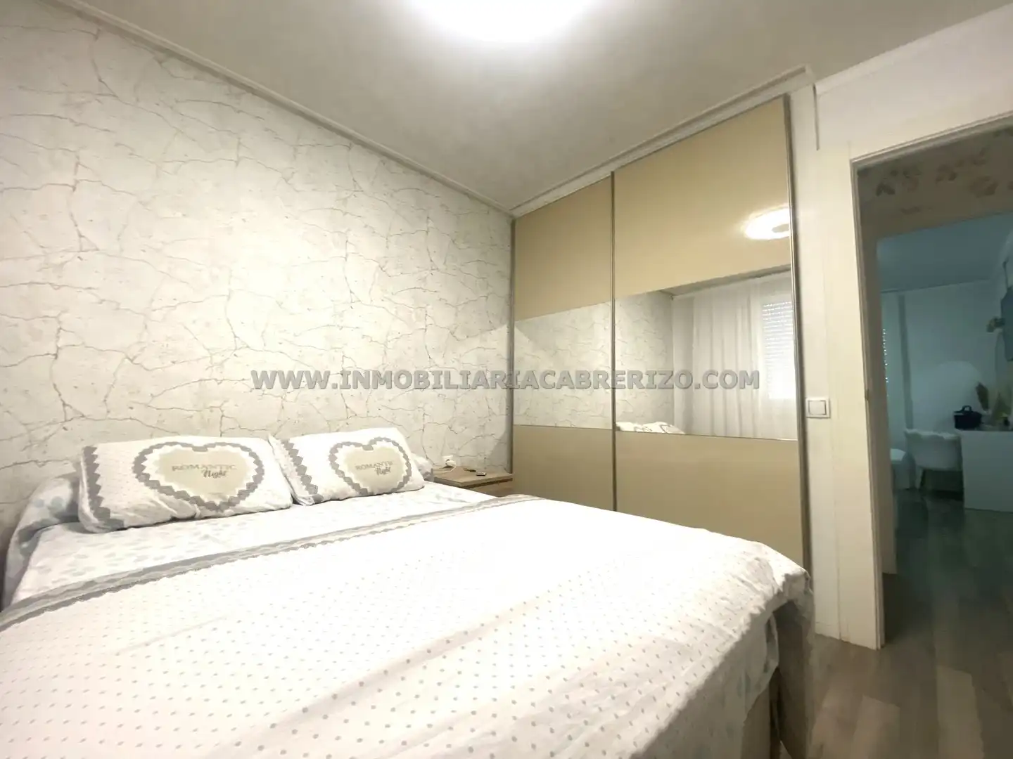 Habitación de Piso en venta en  Pamplona / Iruña con Calefacción, Parquet y Amueblado