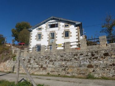 Haus mit Balkon zum Verkauf in Valle de Valdebezana