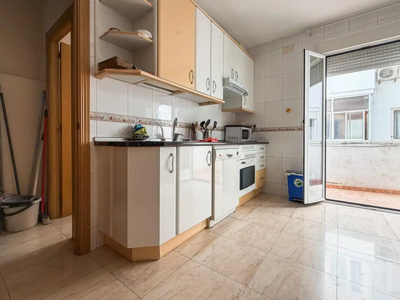 Cocina de Piso en venta en Madrid con Calefacción, Parquet y Terraza