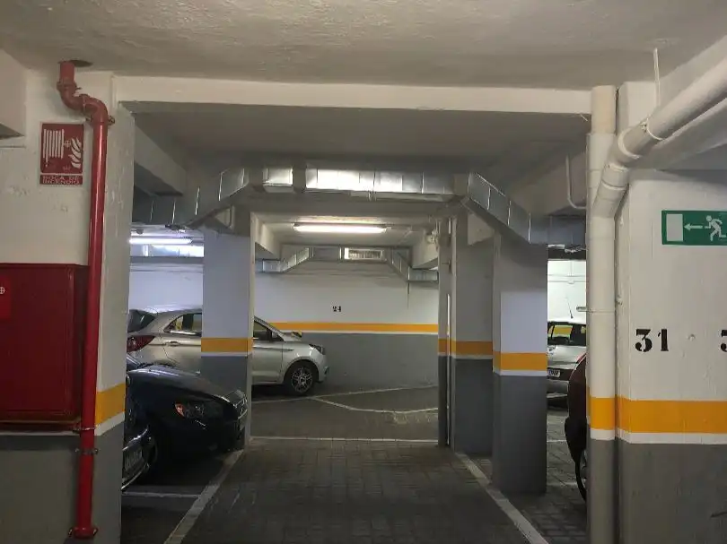 Parking of Garage for rent in Madrid