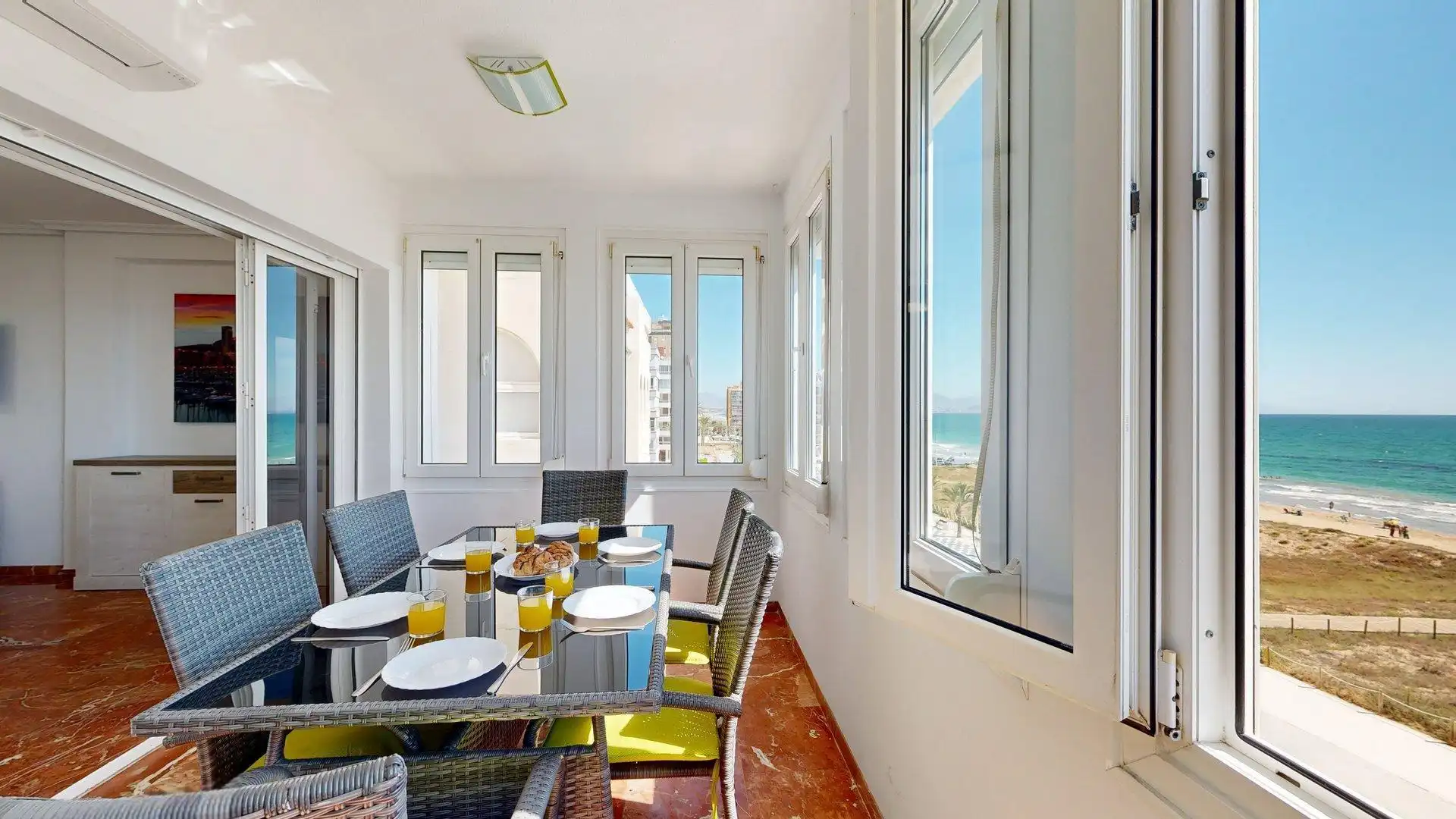 Menjador de Apartament de lloguer en Elche / Elx amb Aire condicionat, Jardí privat i Terrassa
