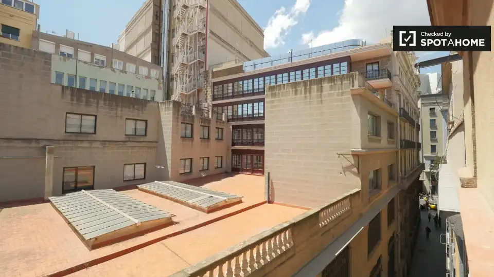 Appartamento con terrazza in affitto a Ciutat Vella, imagen 8
